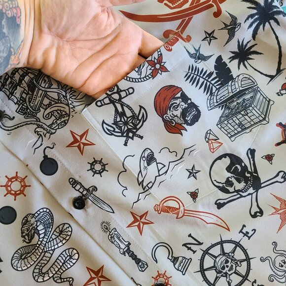 Pirate Print Men's Button Down Shirt NWOT - Picture 11 of 11